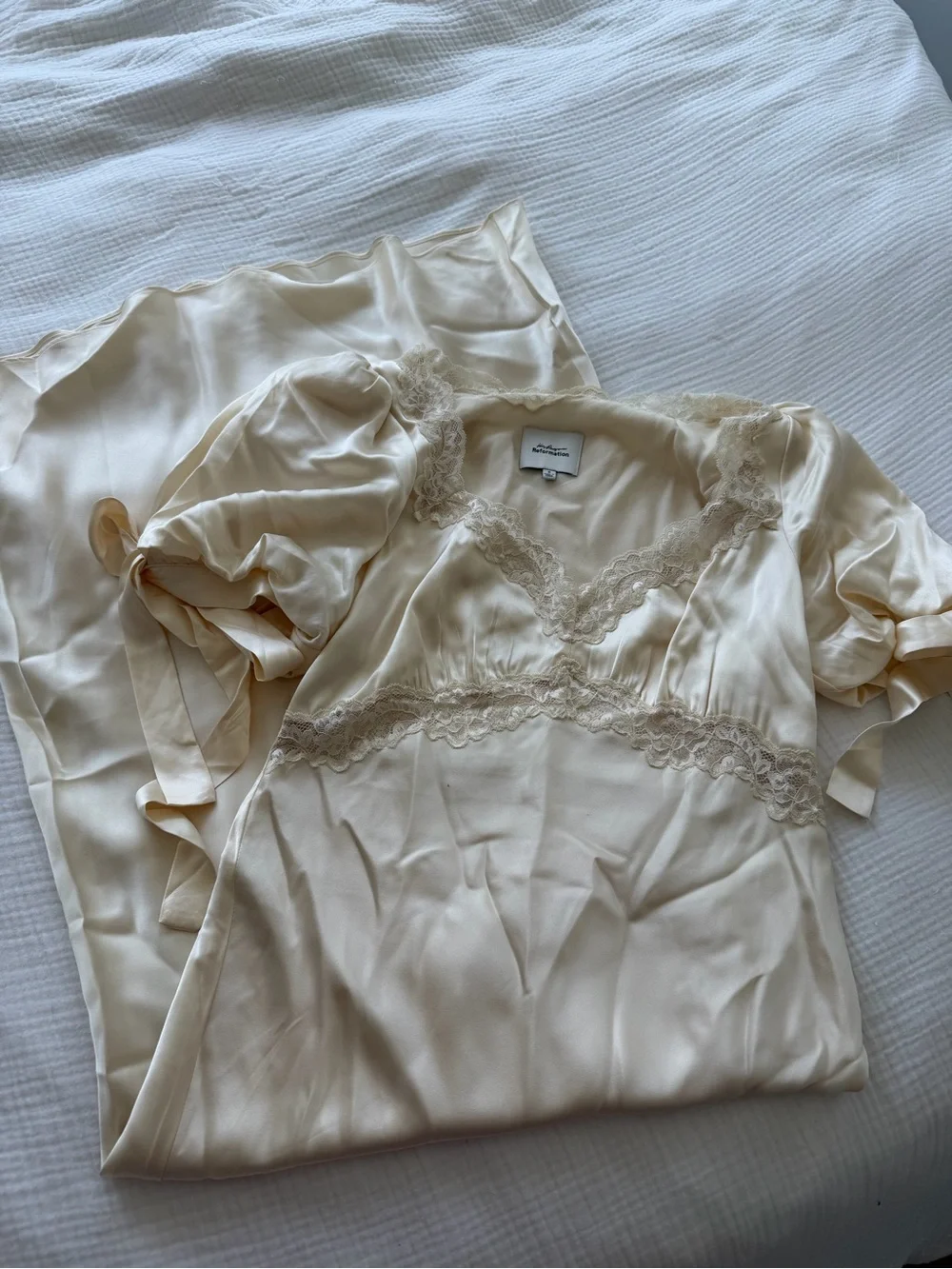 Reformation x Kacey Musgraves Stella Dress - Picture 2 of 2